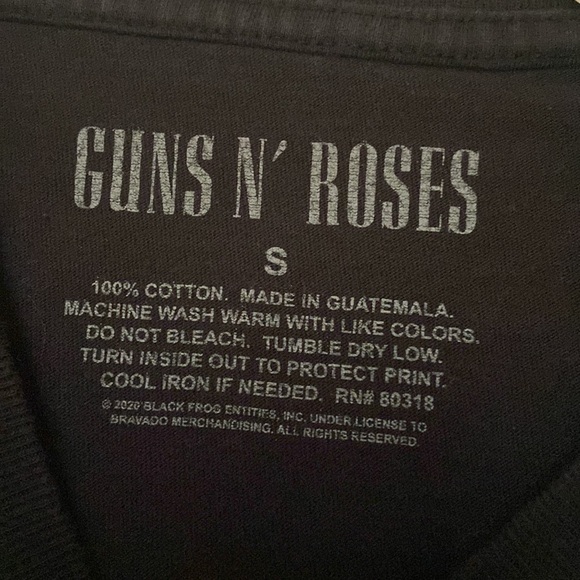 Guns N’ Roses Skull Cross Black Shirt - Picture 3 of 5